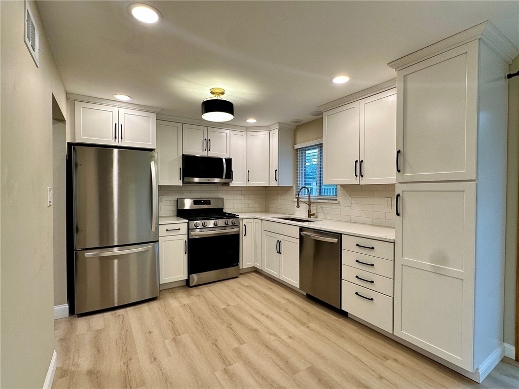 2017 Luehm Ave - Photo 1