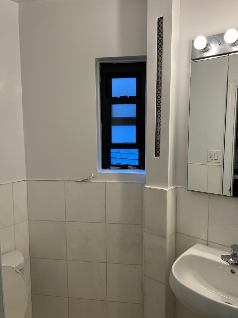 East 84th Street - Photo 4