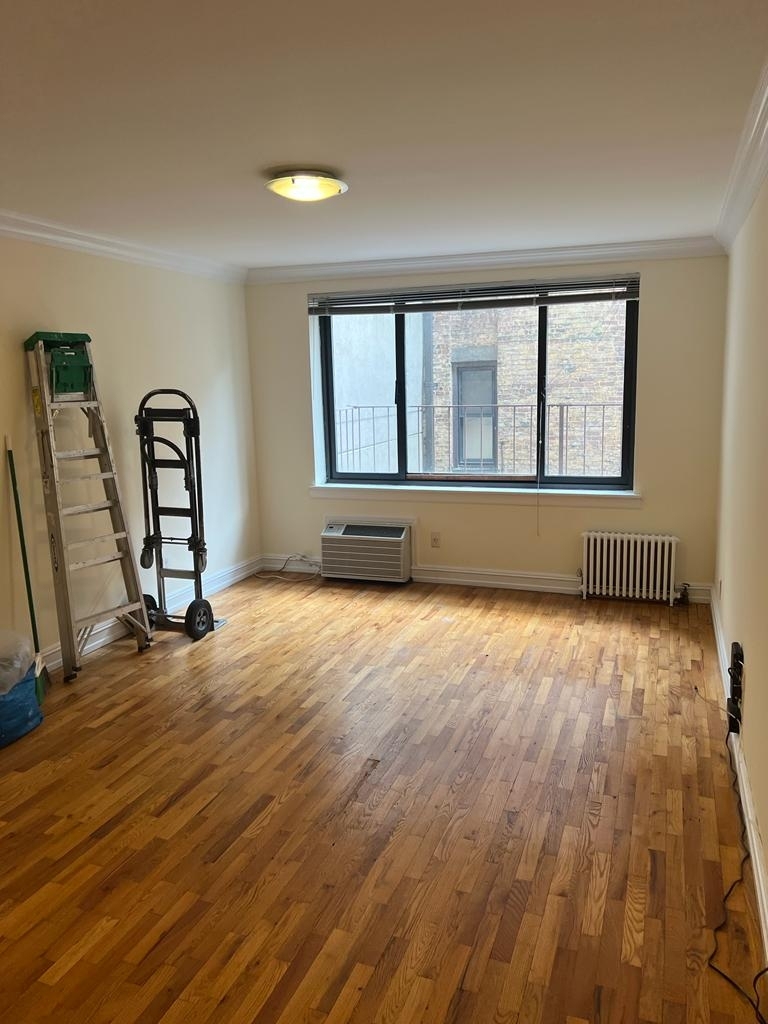 E 87th Street / York Avenue - Photo 3