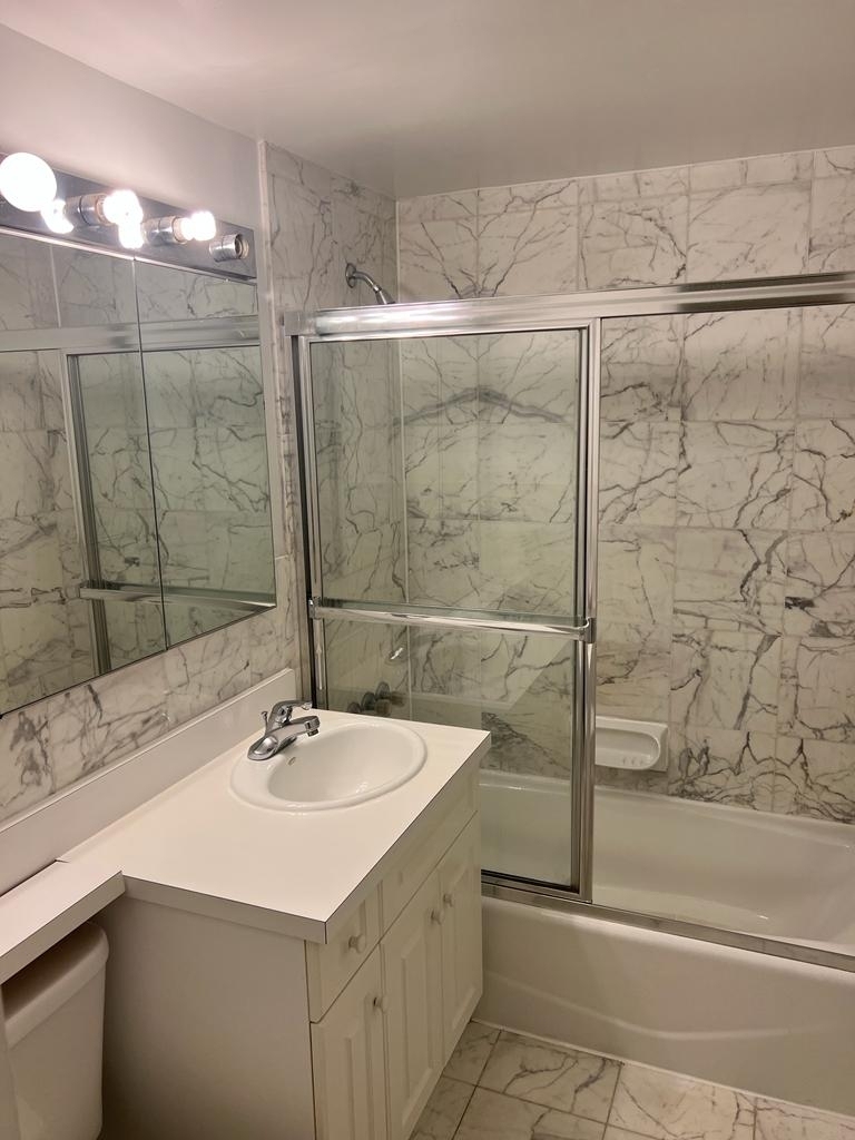 E 87th Street / York Avenue - Photo 1