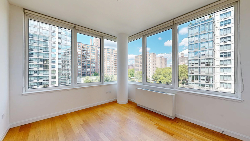 808 Columbus Ave - Photo 3