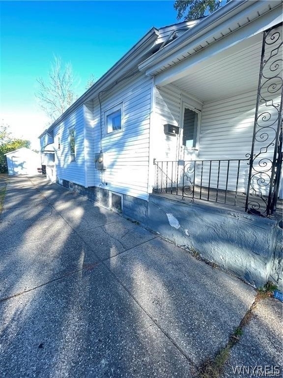 300 Springville Avenue - Photo 1