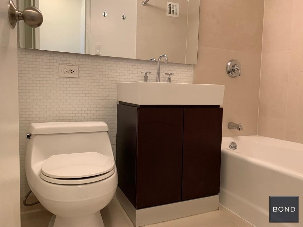 East 63rd Street - Photo 9