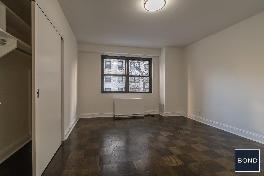 East 89th Street - Photo 4