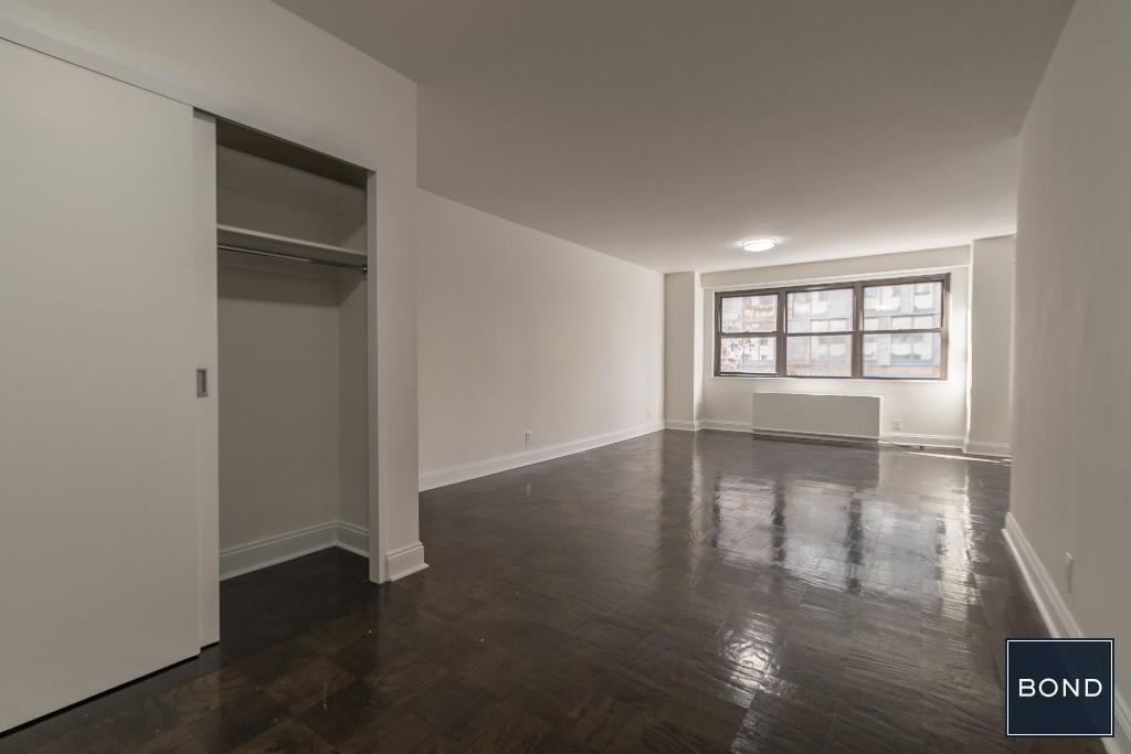 East 89th Street - Photo 3