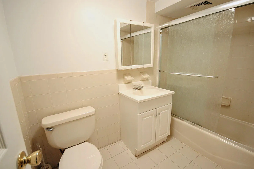 East 5th Street - Photo 3