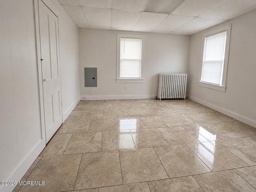207 Howard Street - Photo 2