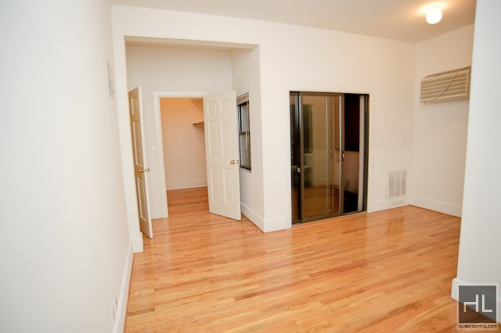 East 31 Street - Photo 1