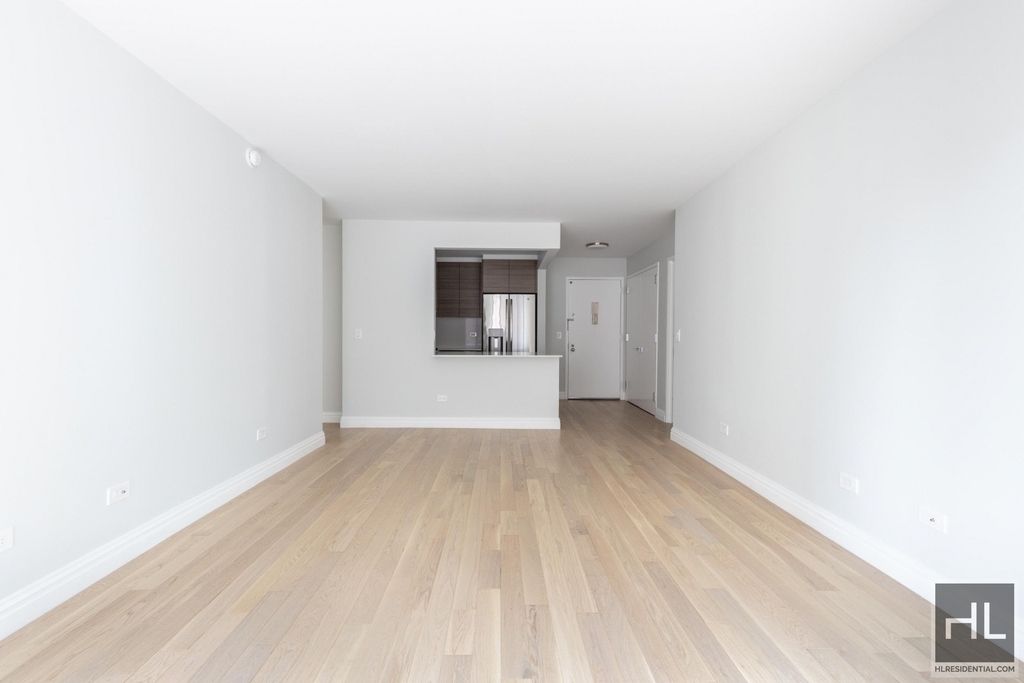 West 48th Street - Photo 0