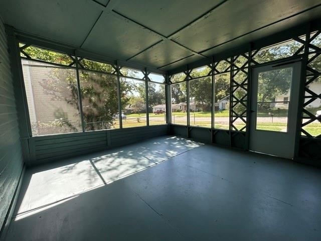 925 W Nelson Street - Photo 2