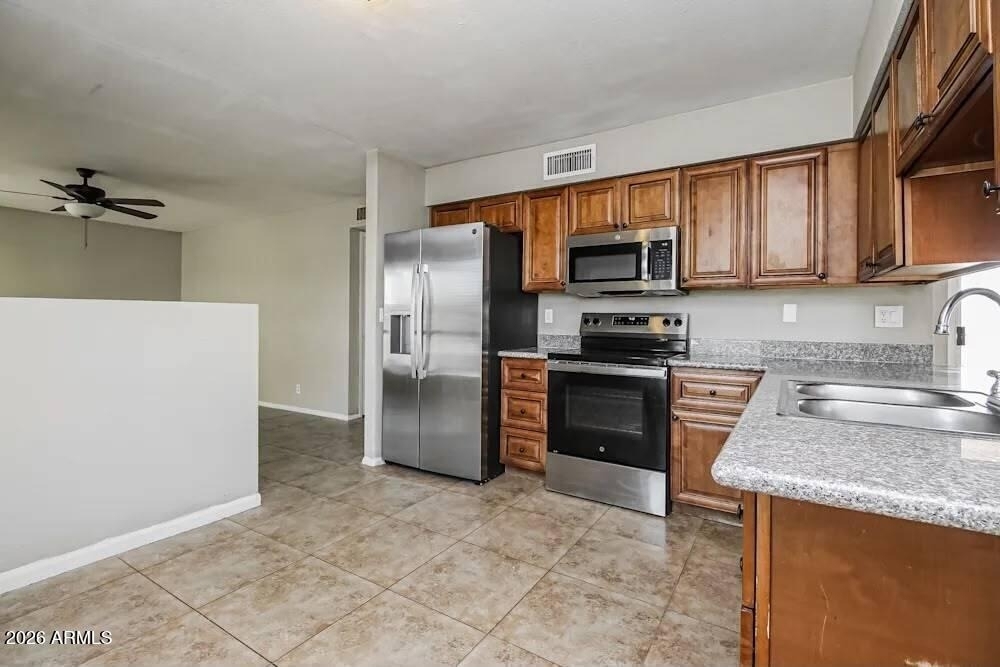 834 E E Glade Ave, Avenue - Photo 5