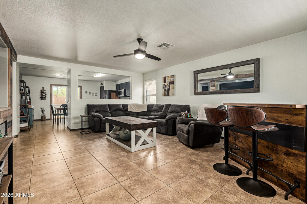 3032 W Red Fox Road - Photo 3