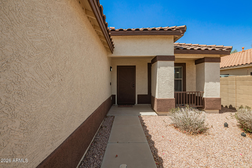 3032 W Red Fox Road - Photo 2