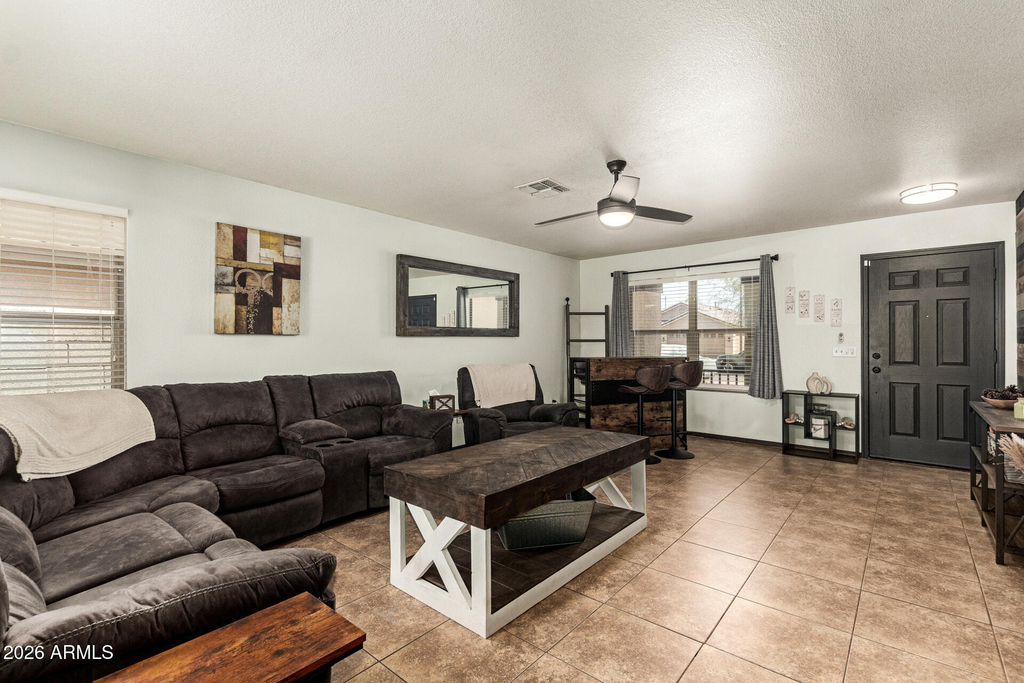 3032 W Red Fox Road - Photo 4