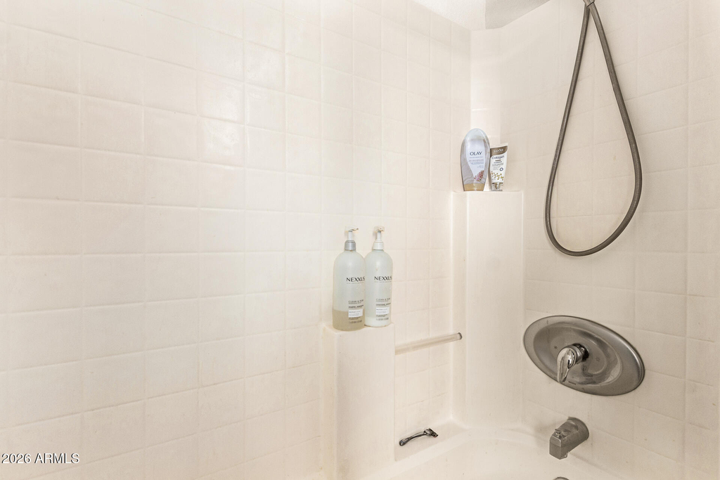 3032 W Red Fox Road - Photo 18