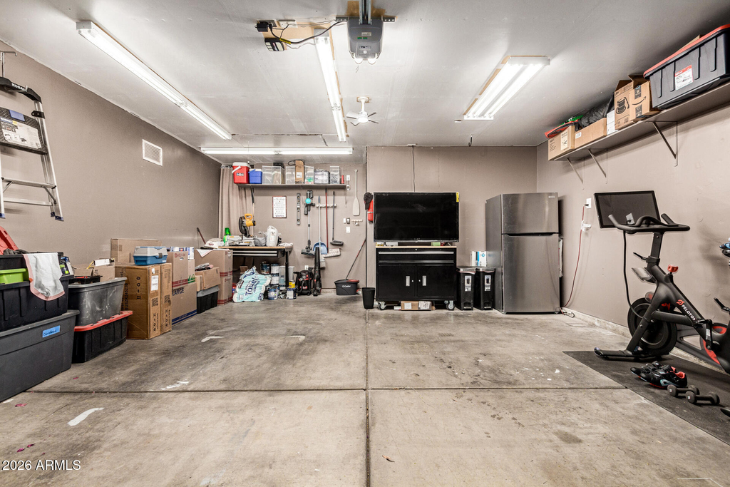 3032 W Red Fox Road - Photo 24