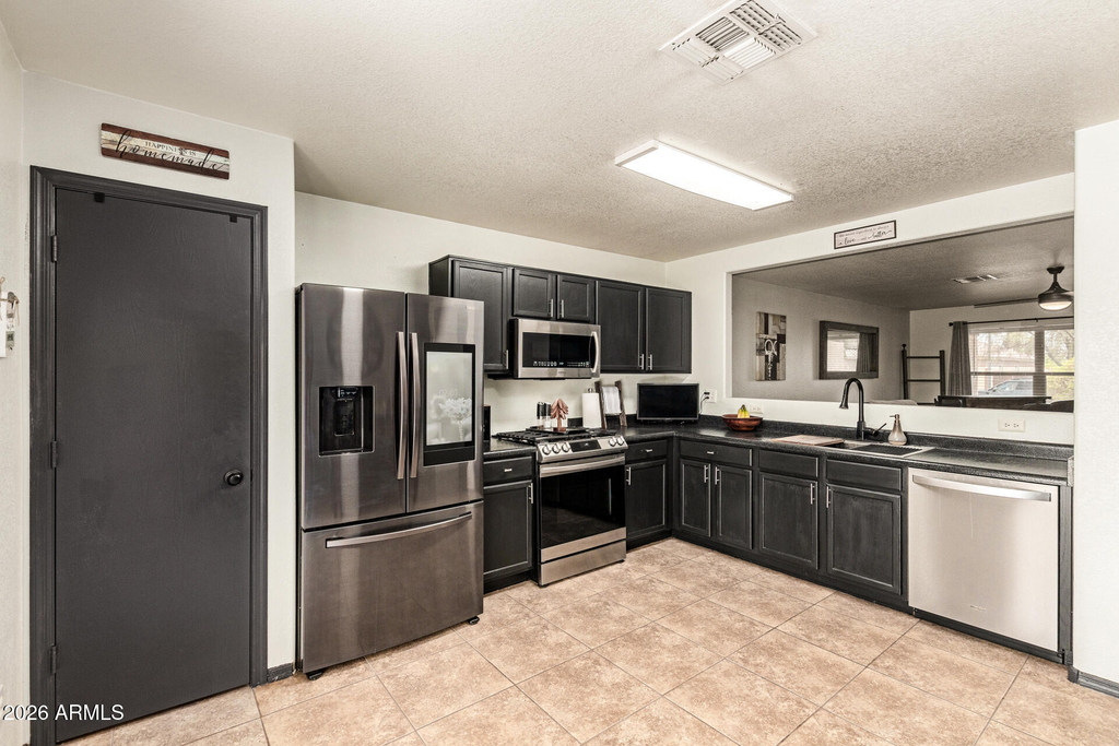 3032 W Red Fox Road - Photo 9