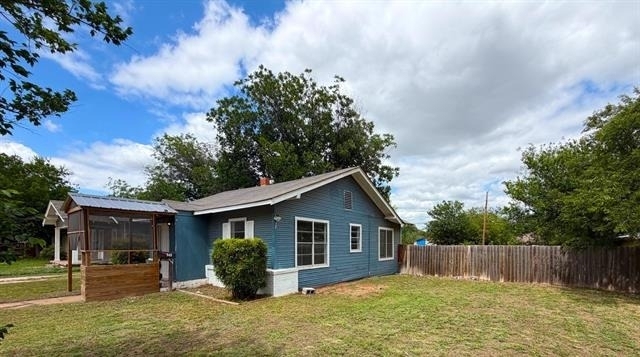 949 Palm Street - Photo 1