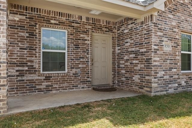 850 E Harvey Avenue - Photo 1