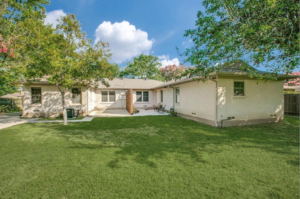 9210 San Fernando Way - Photo 14
