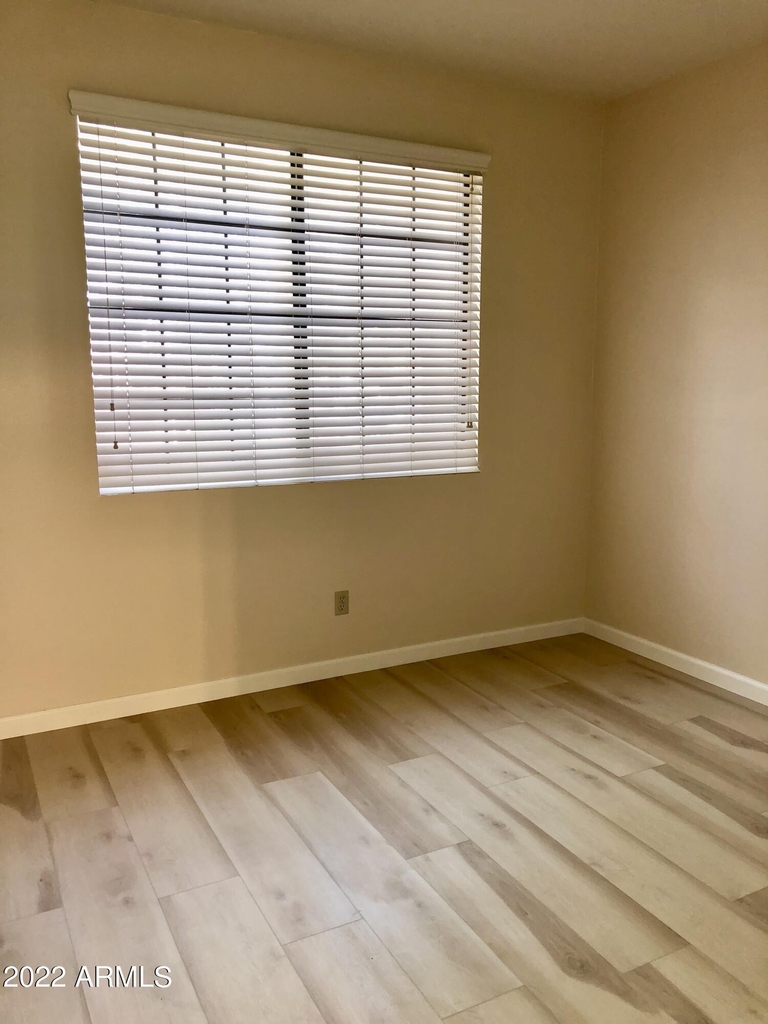 11515 N 91st Street - Photo 15