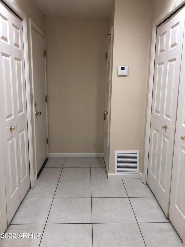 11515 N 91st Street - Photo 17