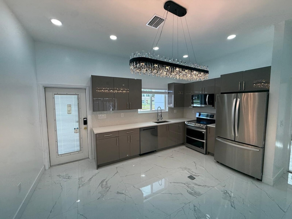 6319 Southgate Boulevard - Photo 1