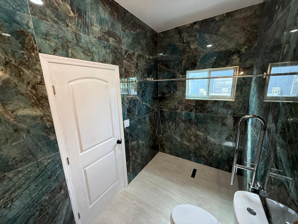 6319 Southgate Boulevard - Photo 10
