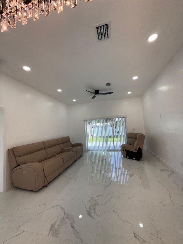 6319 Southgate Boulevard - Photo 7