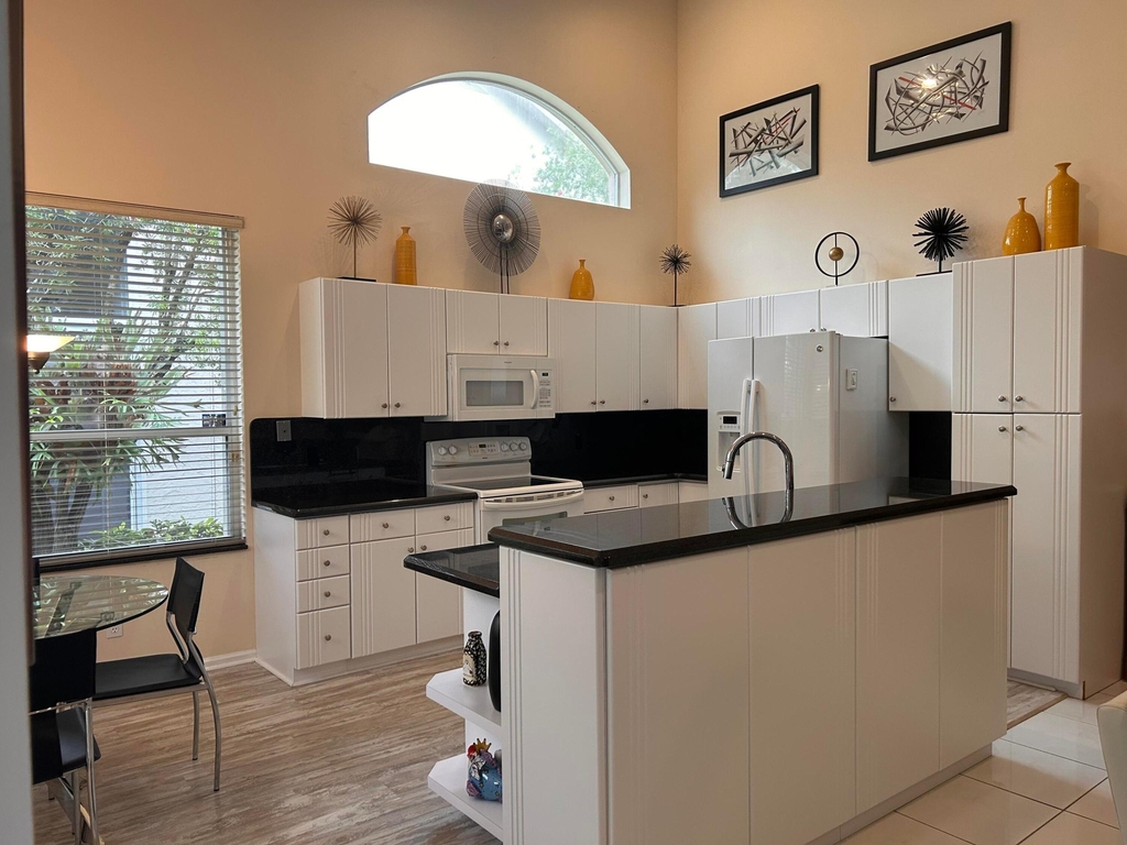8884 Shoal Creek Lane - Photo 2