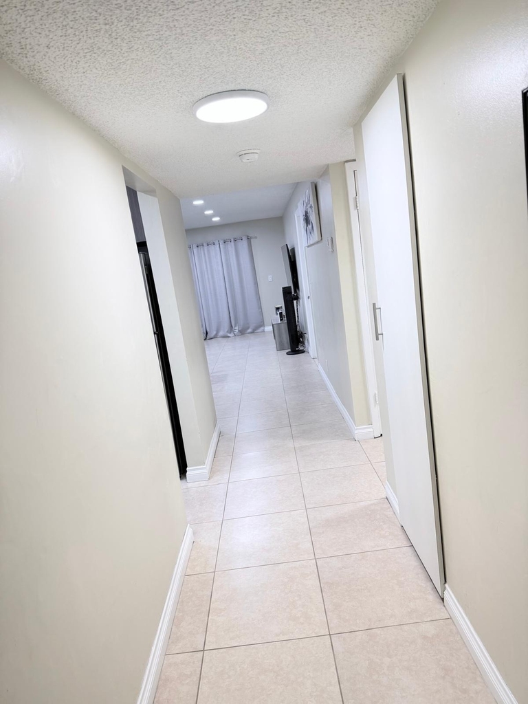 5545 N Lakewood Circle N - Photo 4