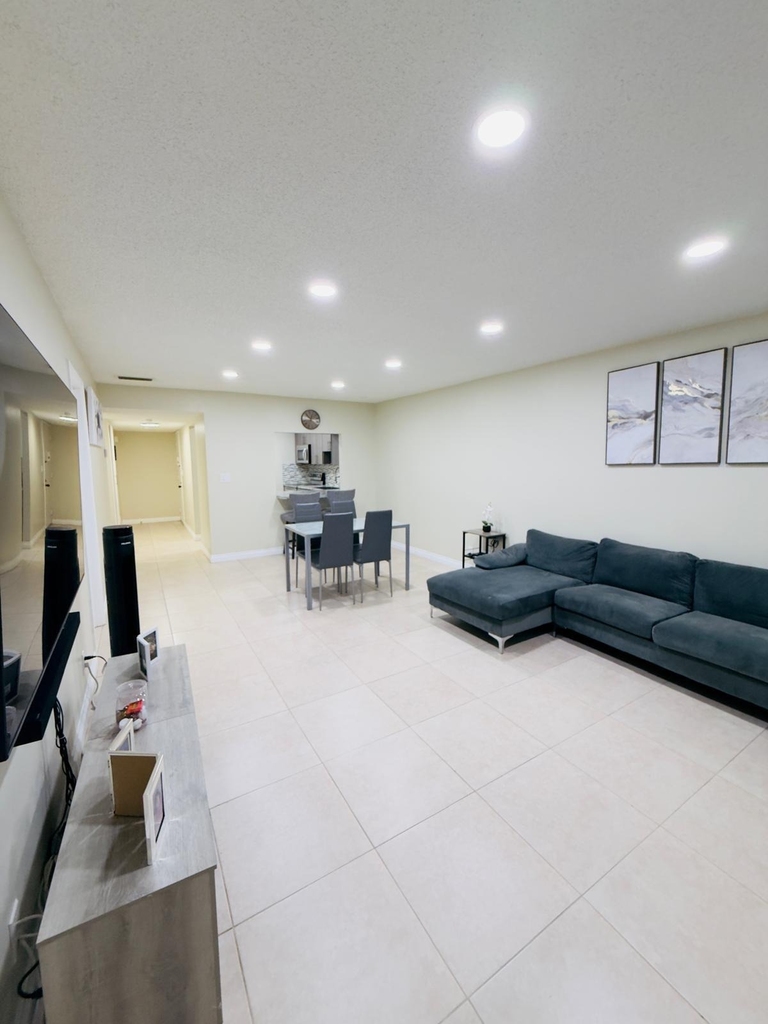 5545 N Lakewood Circle N - Photo 5