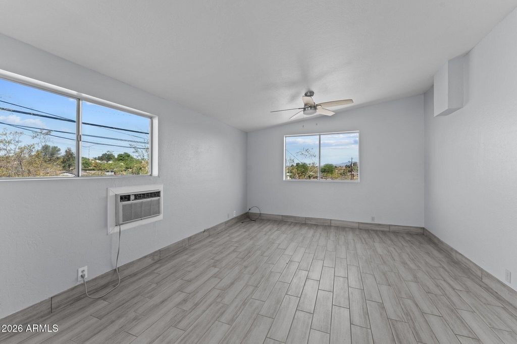 692 W Wickenburg Way - Photo 4