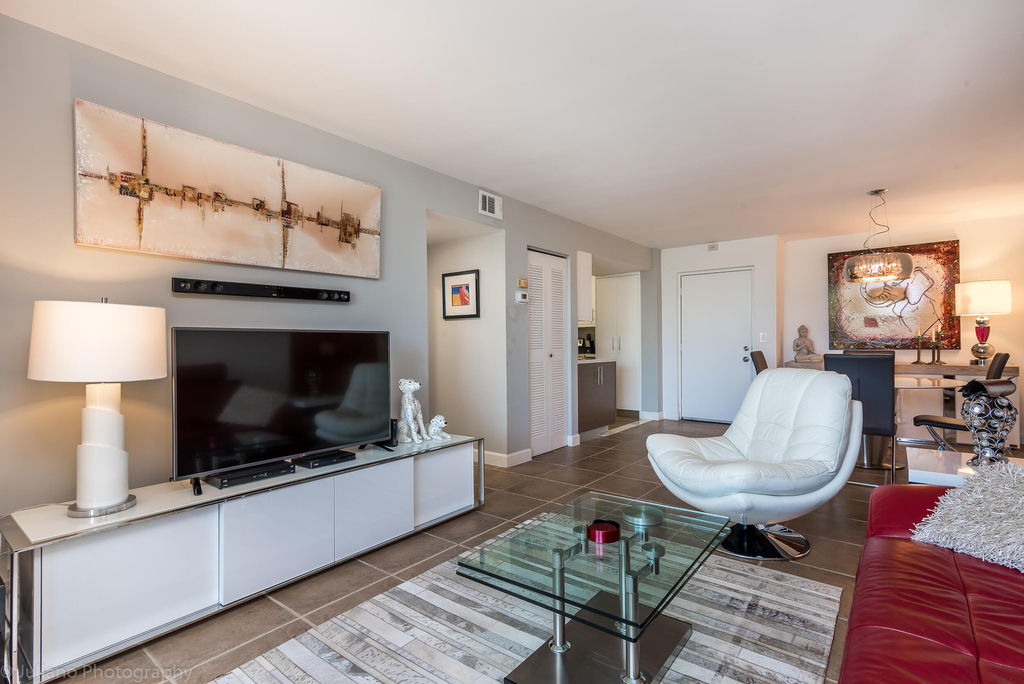 2255 Lindell Boulevard - Photo 2
