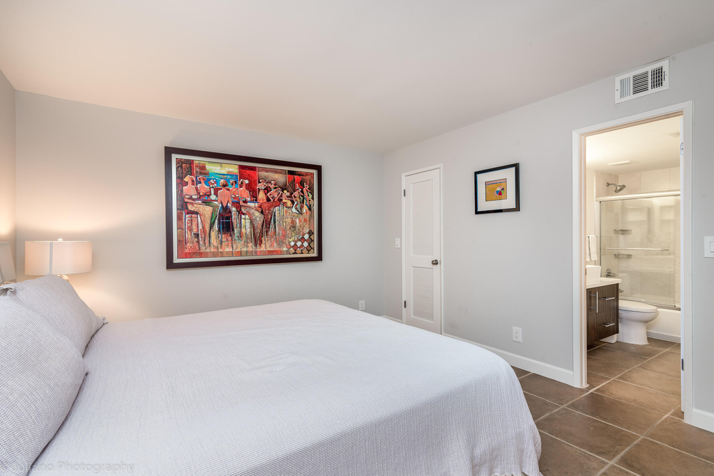 2255 Lindell Boulevard - Photo 8