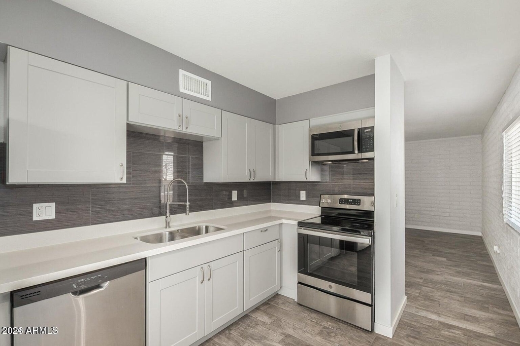 1118 S Mcclintock Drive - Photo 0