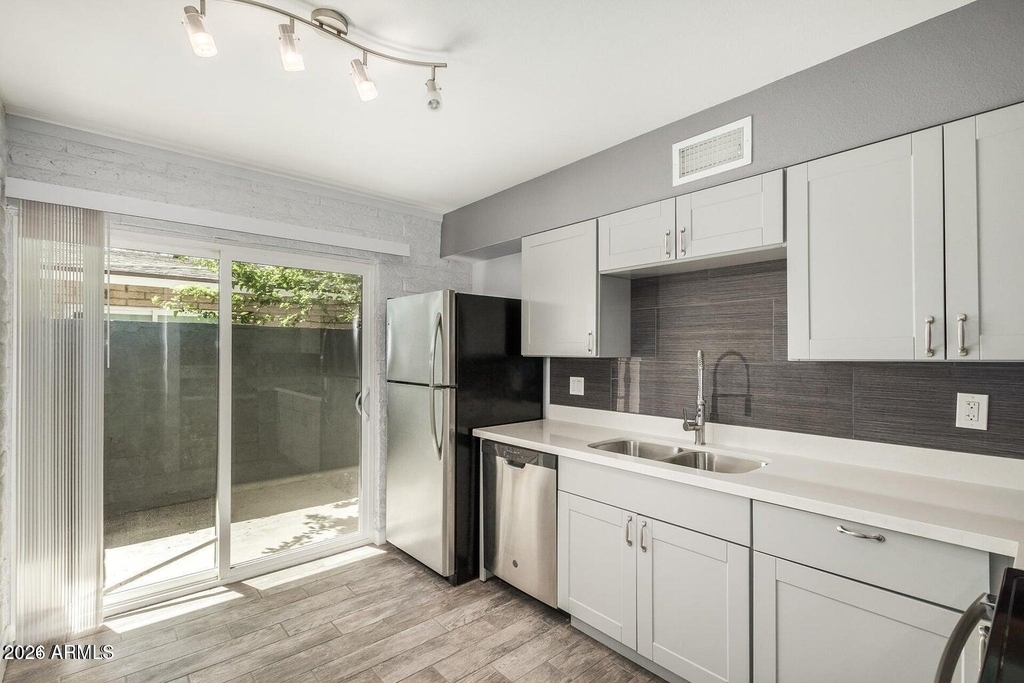 1118 S Mcclintock Drive - Photo 8