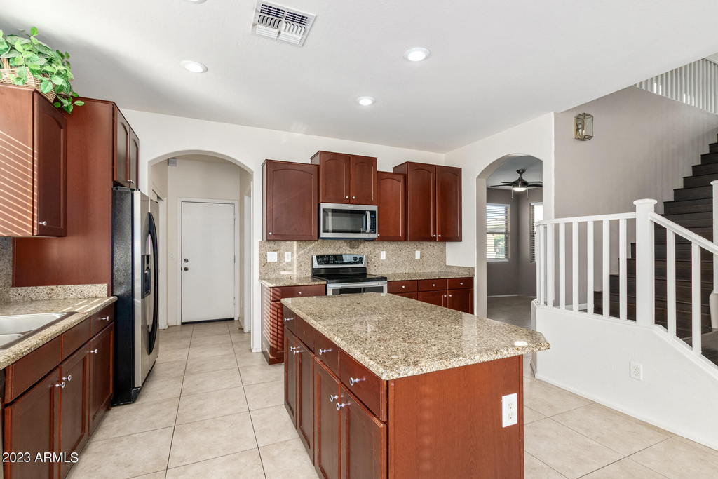 40747 W Robbins Drive - Photo 15