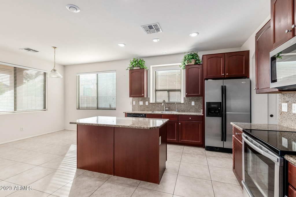 40747 W Robbins Drive - Photo 13