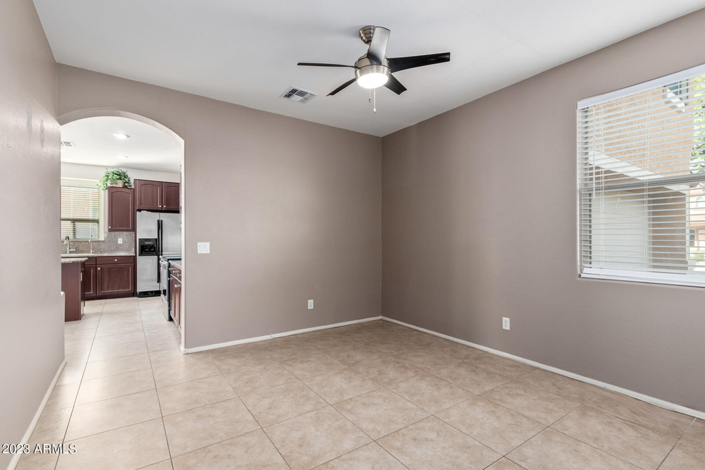 40747 W Robbins Drive - Photo 10
