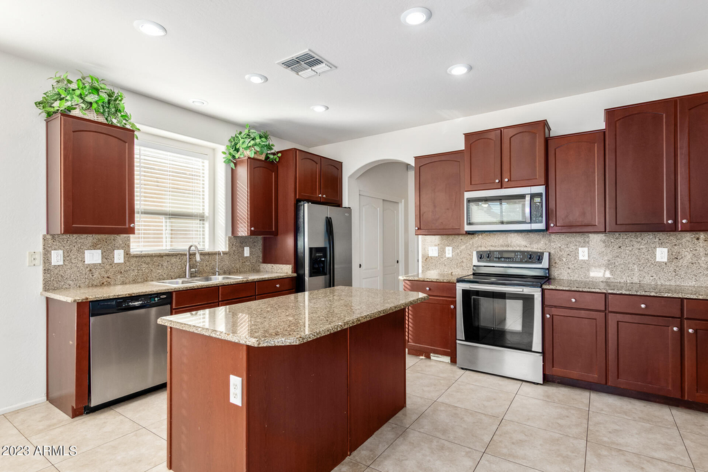 40747 W Robbins Drive - Photo 14