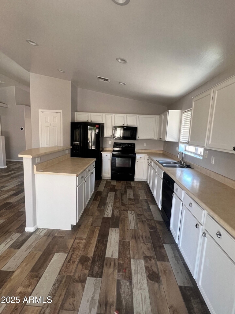 22264 N Kingston Drive - Photo 7