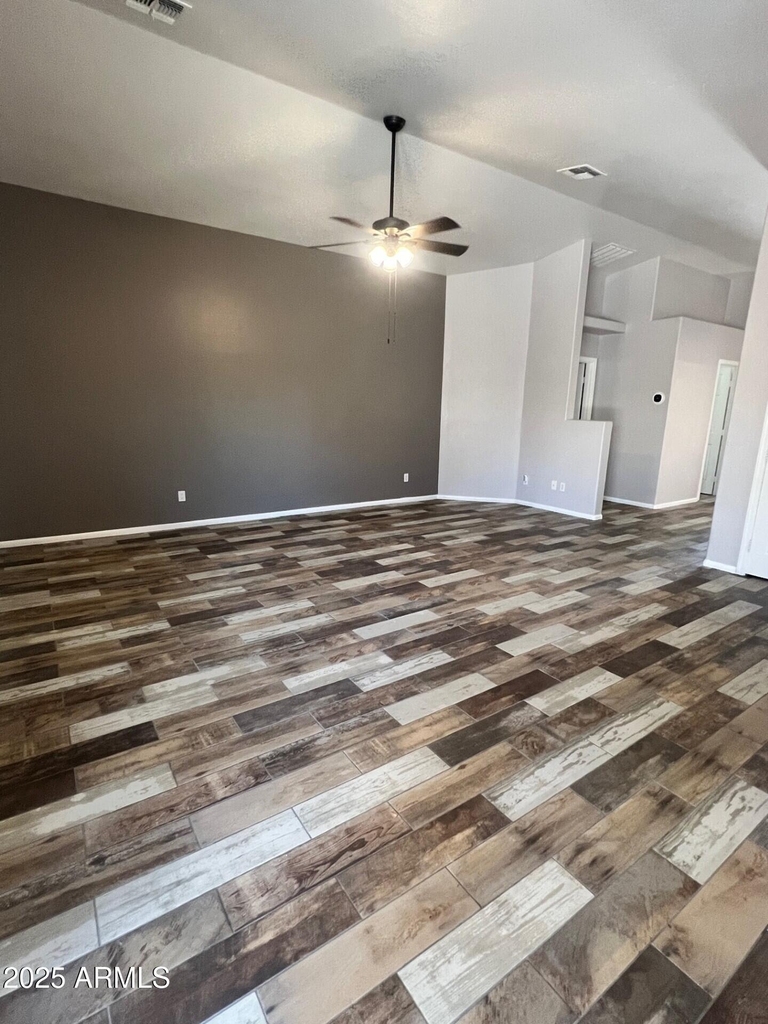 22264 N Kingston Drive - Photo 3