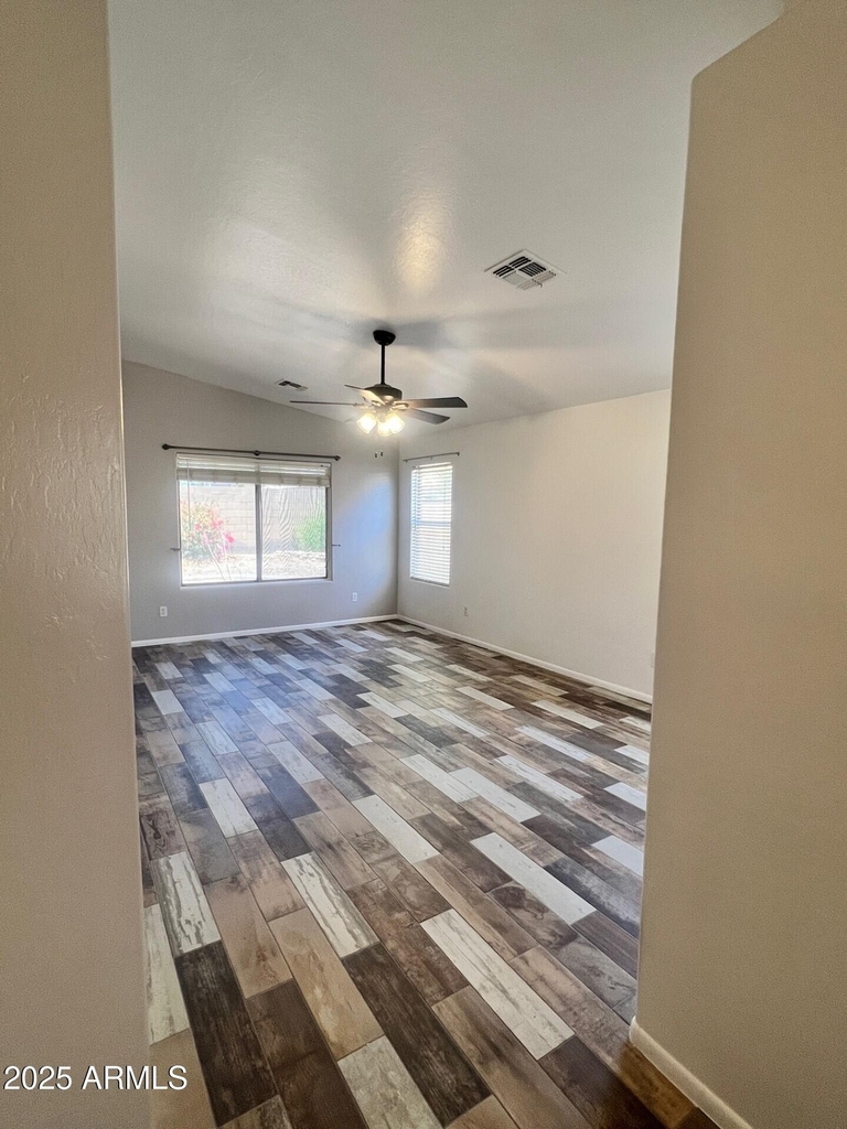 22264 N Kingston Drive - Photo 16