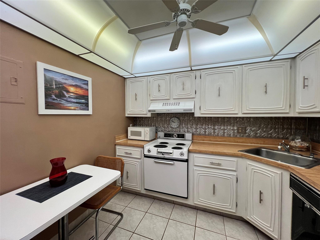 101 Briny Avenue - Photo 9