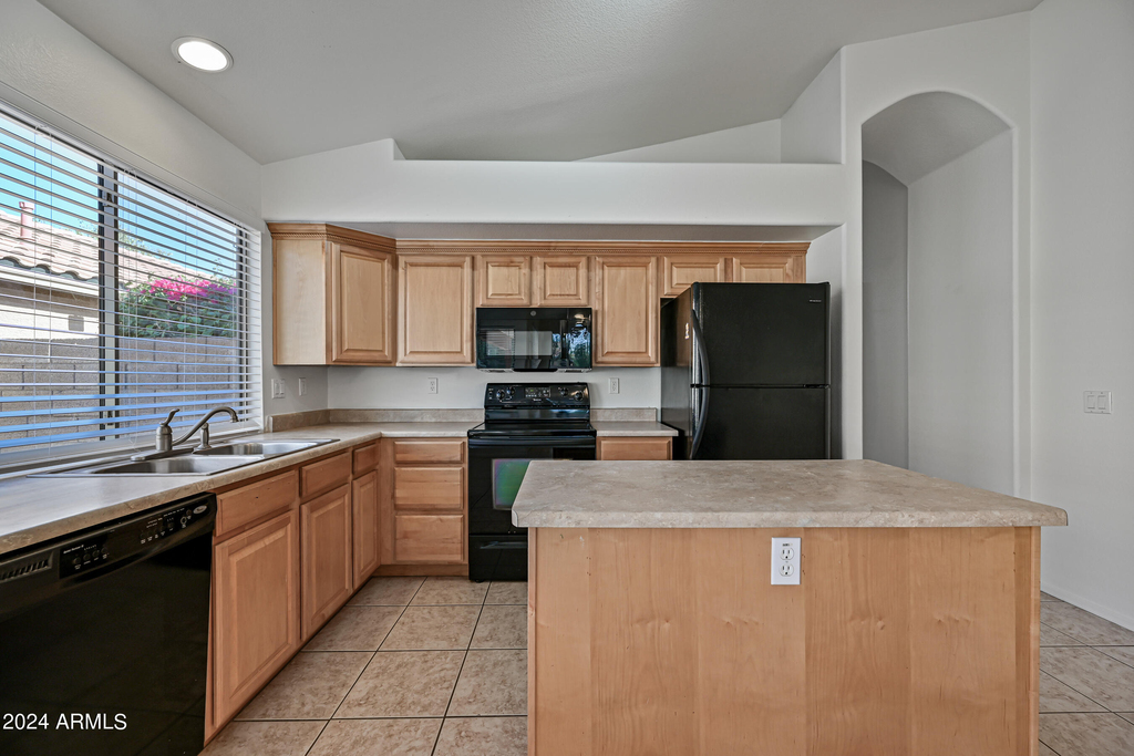 7160 E Lindner Avenue - Photo 10