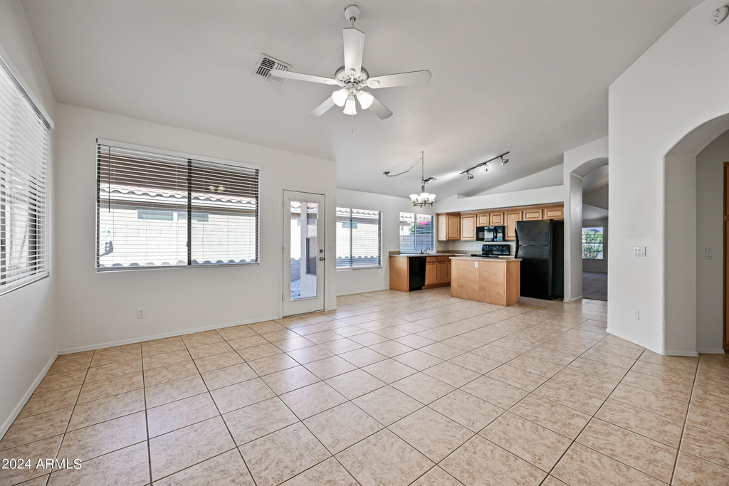 7160 E Lindner Avenue - Photo 8