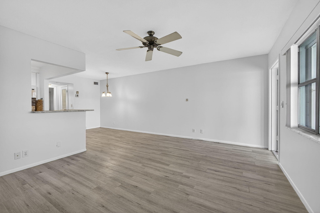 100 Shore Court - Photo 9