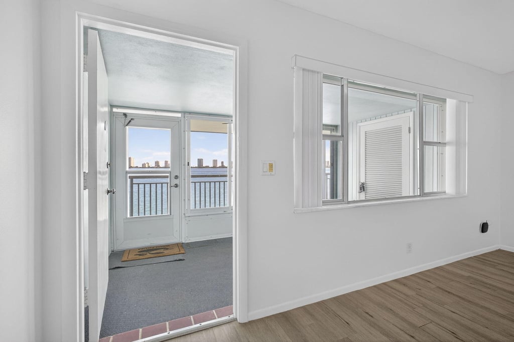 100 Shore Court - Photo 5