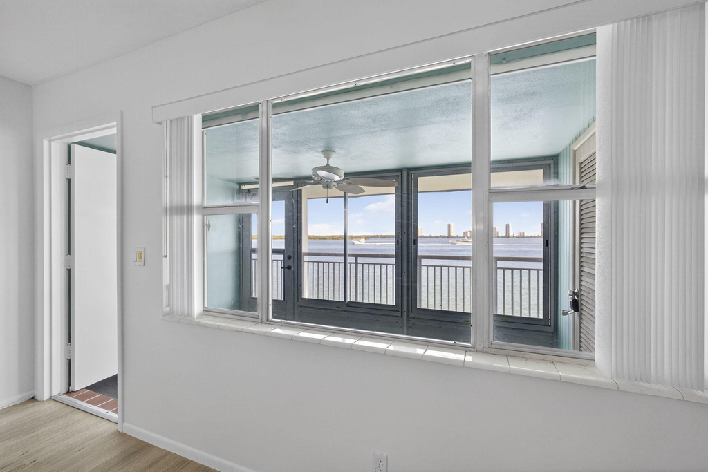 100 Shore Court - Photo 7